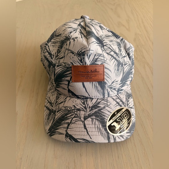 TravisMathew Spicy Marg Adjustable Hat 110 FlexFit Gray/Blue Size:One Size (R96) - Picture 2 of 10